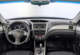 Подержанный автомобиль Subaru Forester Suv 2010 года (14 фото)