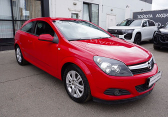 Подержанный автомобиль Opel Astra Hatchback 2008 года (3 фото)
