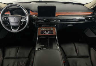 Подержанный автомобиль Lincoln Aviator 2020 года (12 фото)