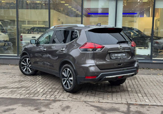 Подержанный автомобиль Nissan X-Trail 2021 года (6 фото)