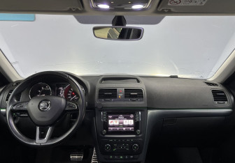 Подержанный автомобиль Skoda Yeti 2018 года (12 фото)