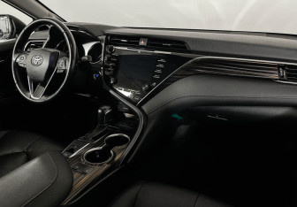 Подержанный автомобиль Toyota Camry Sedan 2020 года (9 фото)