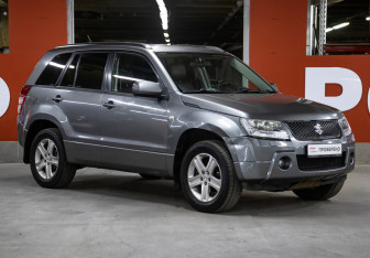 Подержанный автомобиль Suzuki Grand Vitara 2005 года (3 фото)