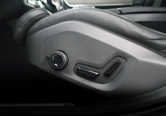 Подержанный автомобиль Volvo S90 2020 года (18 фото)