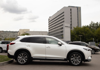 Подержанный автомобиль Mazda CX-9 2021 года (3 фото)