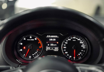 Подержанный автомобиль Audi A3 Hatchback 2014 года (14 фото)