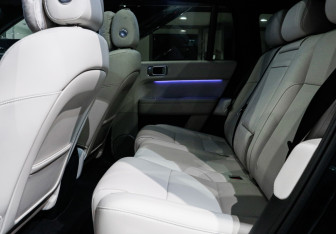 Подержанный автомобиль LiXiang L6 2024 года (8 фото)