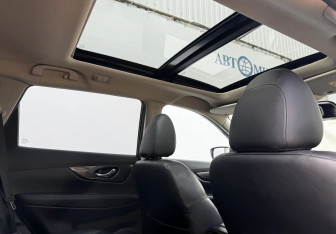 Подержанный автомобиль Nissan X-Trail 2018 года (12 фото)
