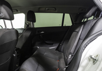 Подержанный автомобиль Opel Insignia Wagon 2014 года (13 фото)