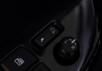 Подержанный автомобиль Toyota Hilux 2020 года (16 фото)