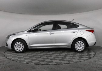 Подержанный автомобиль Hyundai Solaris Sedan 2017 года (8 фото)