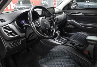 Подержанный автомобиль Kia Seltos 2021 года (15 фото)