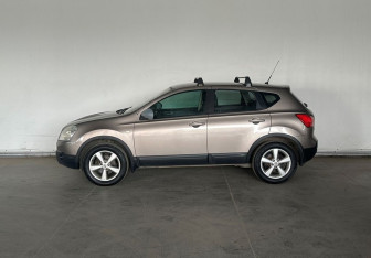 Подержанный автомобиль Nissan Qashqai 2009 года (8 фото)