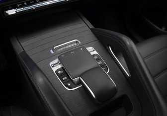 Подержанный автомобиль Mercedes-Benz GLE 2020 года (21 фото)
