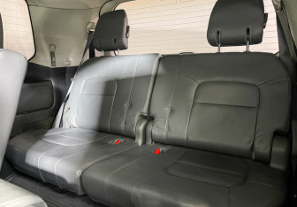 Подержанный автомобиль Toyota Land Cruiser Suv 2008 года (19 фото)