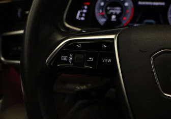 Подержанный автомобиль Audi A7 2019 года (12 фото)