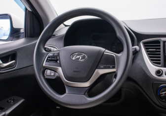 Подержанный автомобиль Hyundai Solaris Sedan 2017 года (15 фото)