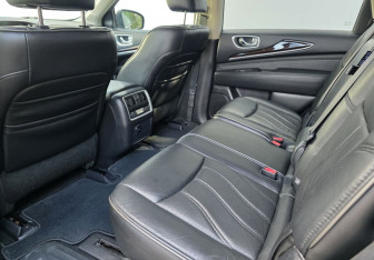 Подержанный автомобиль Infiniti QX60 2015 года (10 фото)