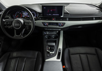 Подержанный автомобиль Audi A4 Sedan 2022 года (12 фото)
