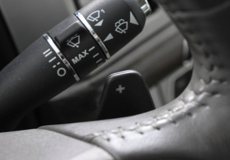 Подержанный автомобиль Jaguar XF Sedan 2012 года (16 фото)