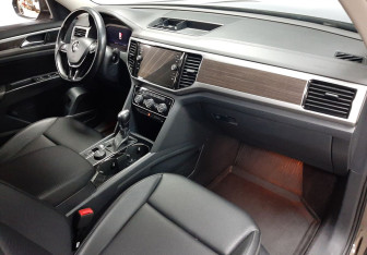 Подержанный автомобиль Volkswagen Teramont 2019 года (17 фото)