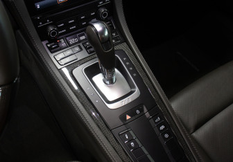 Подержанный автомобиль Porsche Cayman 2020 года (15 фото)