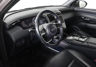 Подержанный автомобиль Hyundai Tucson 2022 года (9 фото)