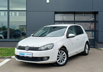 Подержанный автомобиль Volkswagen Golf Hatchback 2011 года (1 фото)