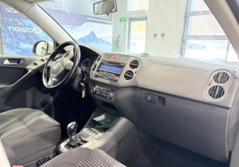 Подержанный автомобиль Volkswagen Tiguan 2010 года (10 фото)