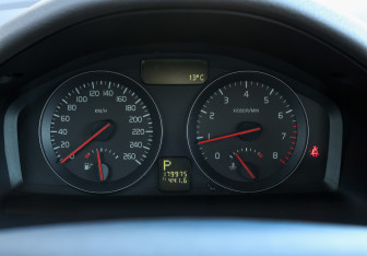 Подержанный автомобиль Volvo S40 2008 года (12 фото)