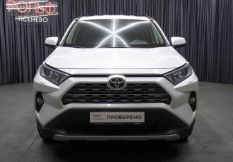 Подержанный автомобиль Toyota RAV4 2019 года (2 фото)