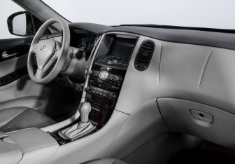 Подержанный автомобиль Infiniti EX 2012 года (9 фото)