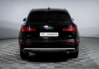 Подержанный автомобиль Audi Q5 2017 года (6 фото)