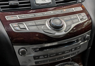 Подержанный автомобиль Infiniti Q70 2018 года (26 фото)