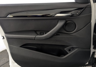 Подержанный автомобиль BMW X1 2021 года (19 фото)