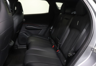 Подержанный автомобиль Omoda C7 2025 года (10 фото)