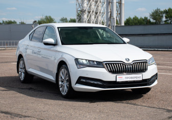 Подержанный автомобиль Skoda Superb Liftback 2021 года (3 фото)