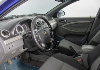 Подержанный автомобиль Chevrolet Lacetti Wagon 2008 года (10 фото)