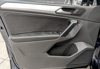 Подержанный автомобиль Volkswagen Tiguan 2017 года (19 фото)