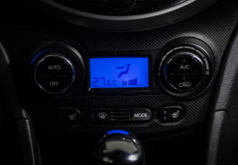 Подержанный автомобиль Hyundai Solaris Sedan 2012 года (14 фото)