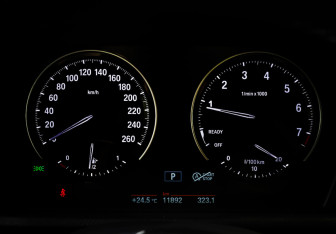 Подержанный автомобиль BMW X1 2020 года (15 фото)
