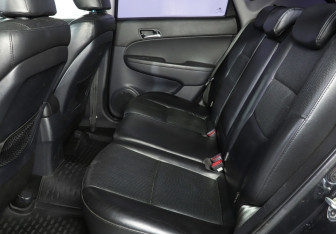 Подержанный автомобиль Hyundai i30 Hatchback 2009 года (10 фото)