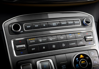 Подержанный автомобиль Hyundai Santa Fe 2022 года (28 фото)