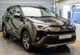 Подержанный автомобиль Toyota RAV4 2019 года (3 фото)