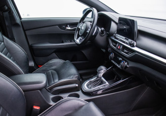 Подержанный автомобиль Kia Cerato Sedan 2021 года (10 фото)