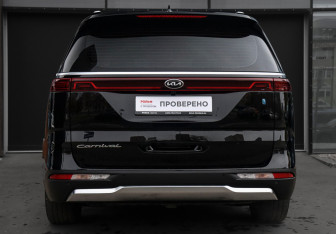 Подержанный автомобиль Kia Carnival 2021 года (6 фото)