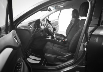 Подержанный автомобиль Citroen C4 Hatchback 2013 года (5 фото)