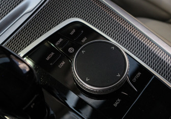 Подержанный автомобиль BMW X5 2020 года (15 фото)