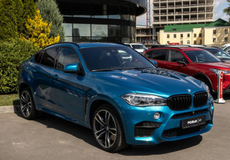Подержанный автомобиль BMW X6 M 2019 года (2 фото)