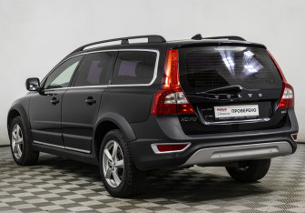 Подержанный автомобиль Volvo XC70 2010 года (7 фото)